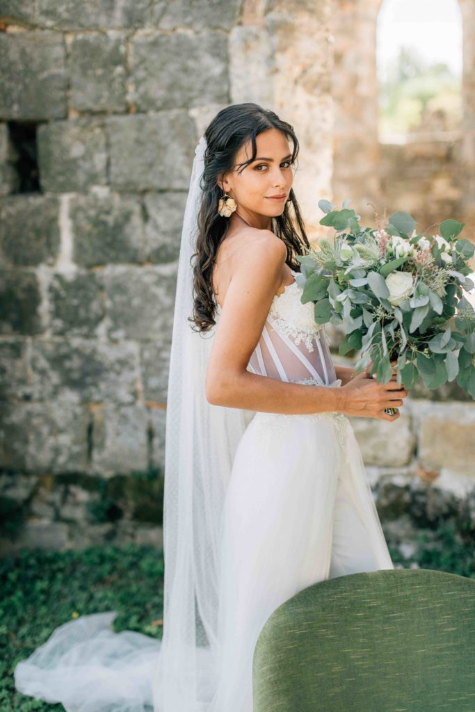 Échange des vœux chapelle ruines Château du Vivier mai — Pierre Atelier photographe mariage