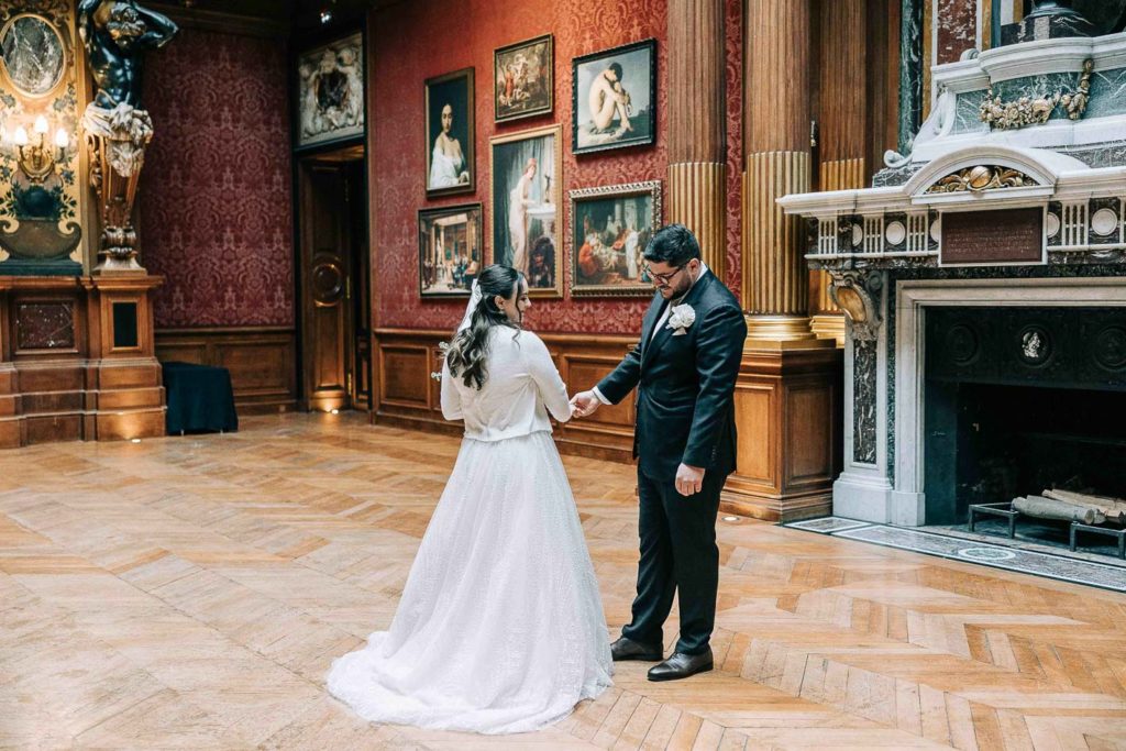 Photos de groupe mariage Château de Ferrières façade Rothschild — Pierre Atelier photographe
