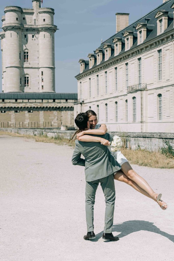 Mariés façade Château de Vincennes donjon XIVème siècle — Pierre Atelier photographe