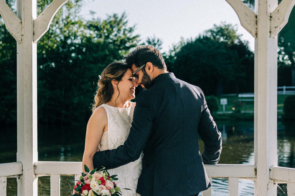 Cérémonie laïque kiosque Domaine des Fontenelles plan d'eau — Pierre Atelier photographe mariage