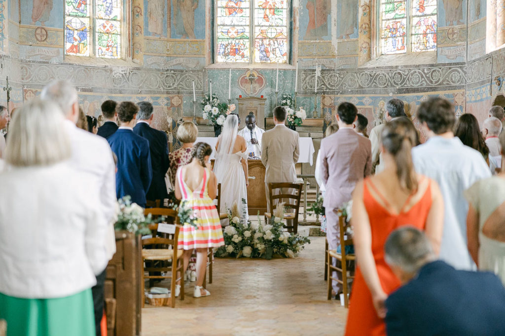 Portrait couple mariage bois centenaire Domaine Montireau — Pierre Atelier photographe