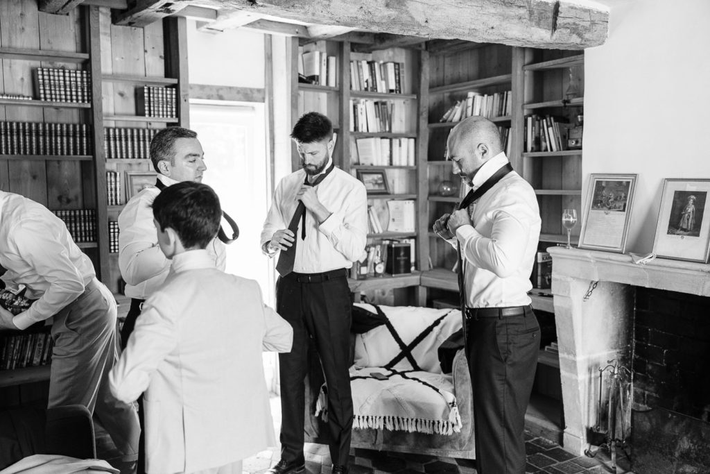 le costume du marié Domaine de Montireau Perche — Pierre Atelier photographe mariage