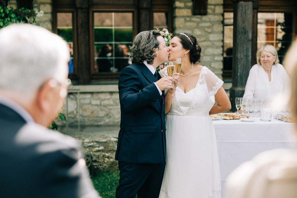 Mariés cérémonie laïque ferme abbaye XIVème Domaine Saint-Germer — Pierre Atelier photographe