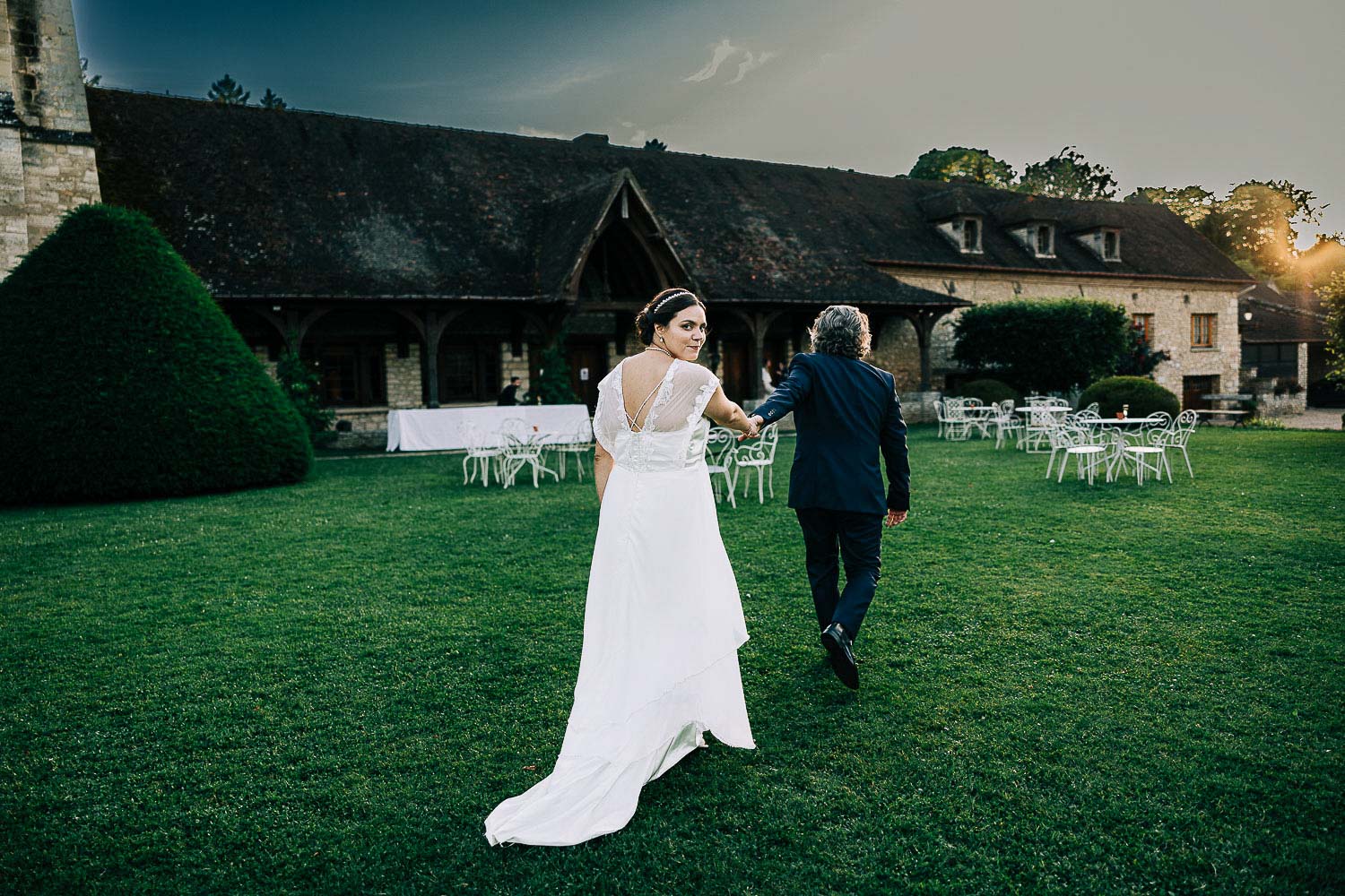 Lumière dorée pierres Domaine Saint-Germer mariage Reilly — Pierre Atelier photographe
