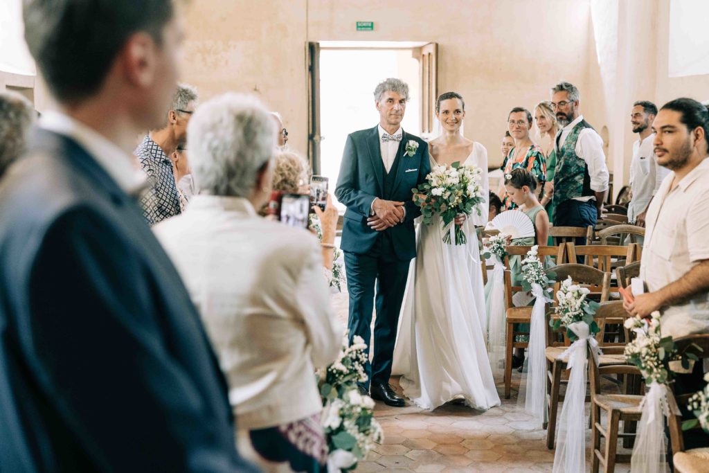 Cérémonie religieuse église Saint-Rémy Chevreuse mariage — Pierre Atelier photographe