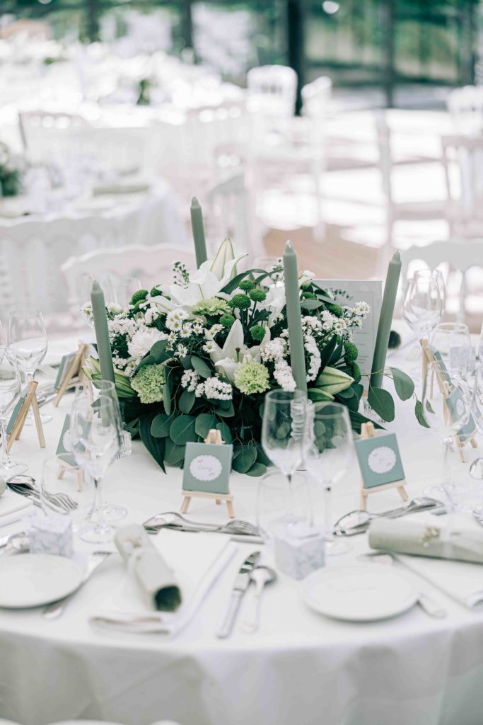 Invités cocktail parc Château de Méridon Chevreuse — Pierre Atelier photographe mariage