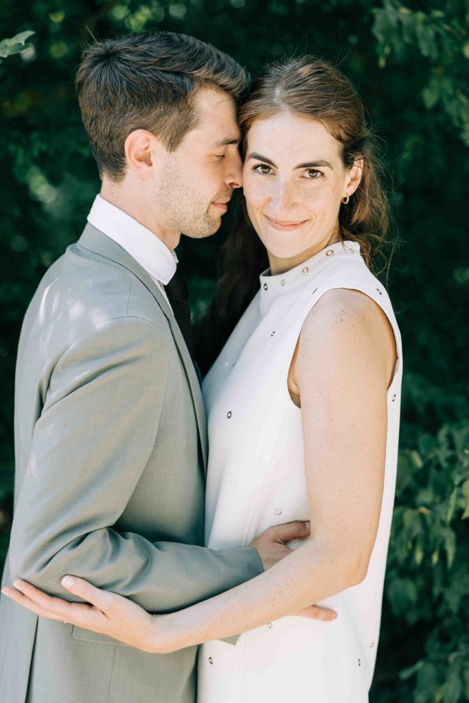 Portrait romantique mariés Lac des Minimes Bois Vincennes — Pierre Atelier photographe mariage