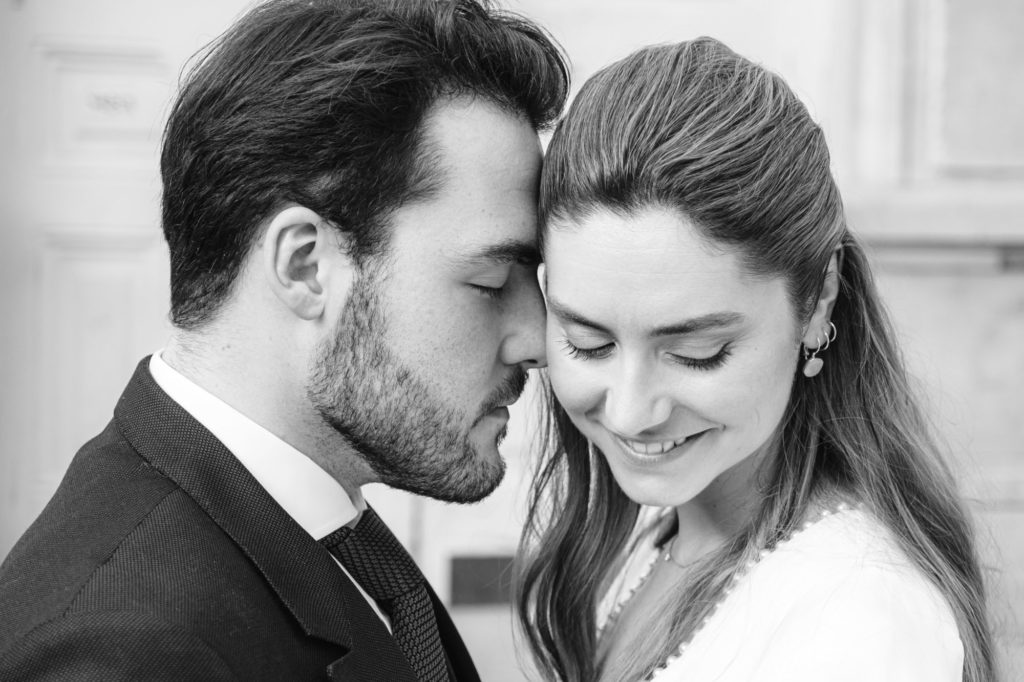 Portrait couple après mariage civil mairie 15ème Paris — Pierre Atelier photographe