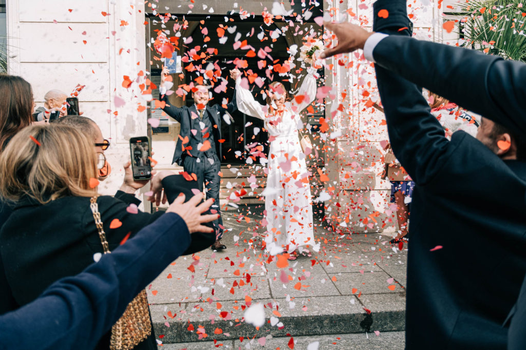 Portrait mariés café boulevard Victor Paris 15 mariage civil — Pierre Atelier photographe