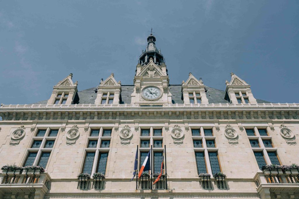Photos de groupe parvis mairie Vincennes mariage civil — Pierre Atelier photographe mariage