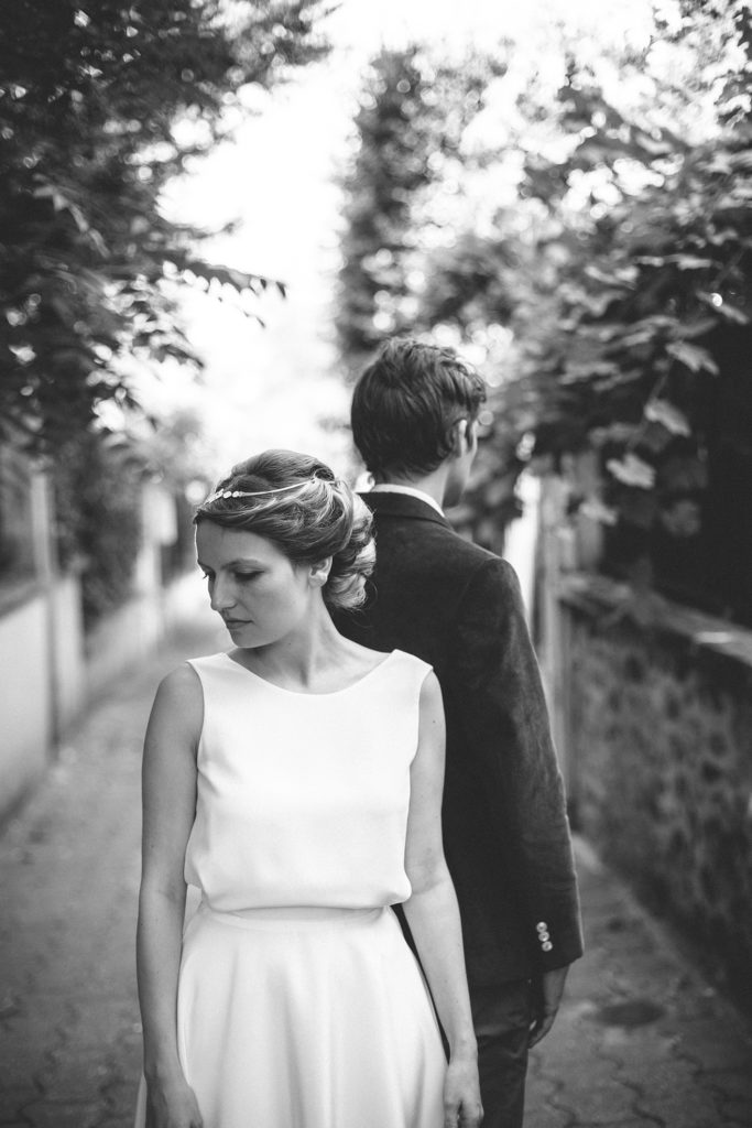 Portrait romantique mariés automne Paris lumière dorée — Pierre Atelier photographe mariage