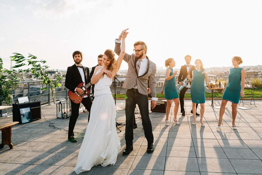 Émotions mariage intime Paris invités proches — Pierre Atelier photographe mariage