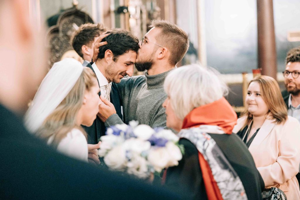 Intérieur cathédrale Alexandre Nevsky icônes fresques mariage — Pierre Atelier photographe mariage Paris