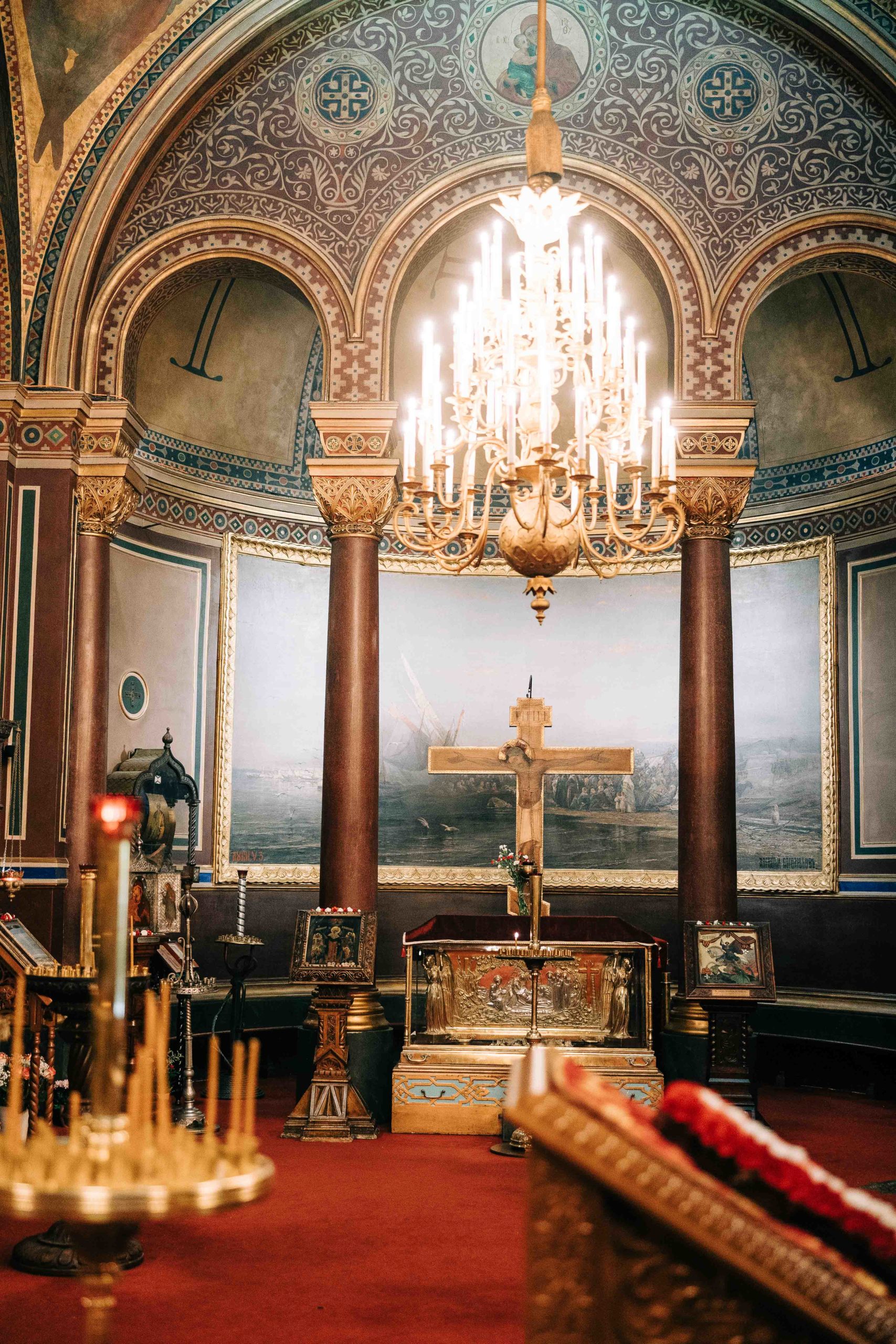 Mariés cérémonie orthodoxe icônes dorures cathédrale Nevsky — Pierre Atelier