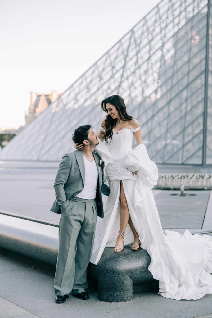 Parents qui dansent soirée mariage Paris — Pierre Atelier photographe mariage