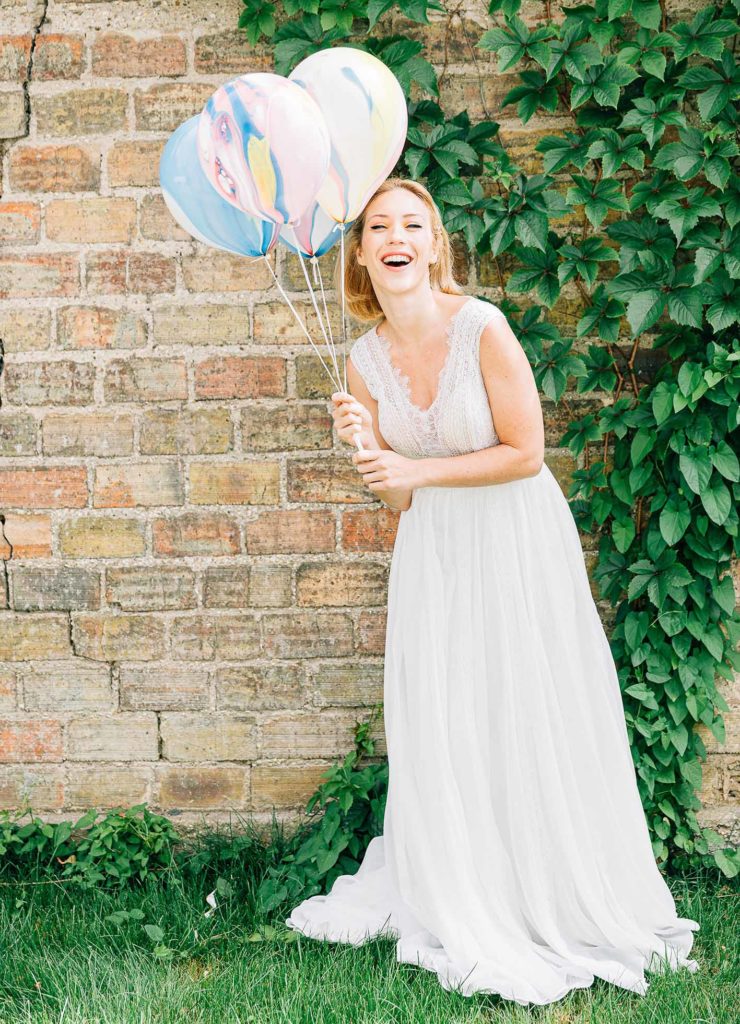 Sortie cérémonie mariés Pré Catelan jardin printemps — Pierre Atelier photographe mariage Paris