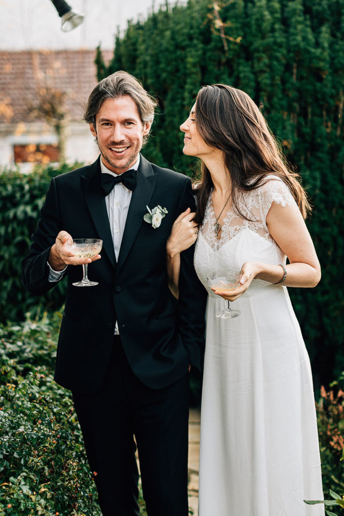 Mariés souriants mariage Paris IDF — Pierre Atelier photographe mariage