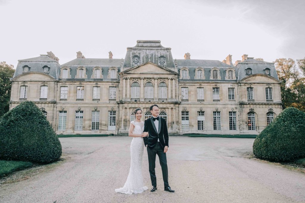Séance couple golden hour Château de Champlâtreux Val-d'Oise — Pierre Atelier photographe mariage