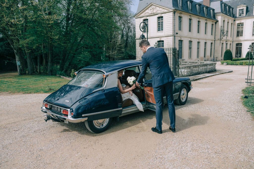 Mariés barque douves Château Ermenonville Oise — Pierre Atelier photographe