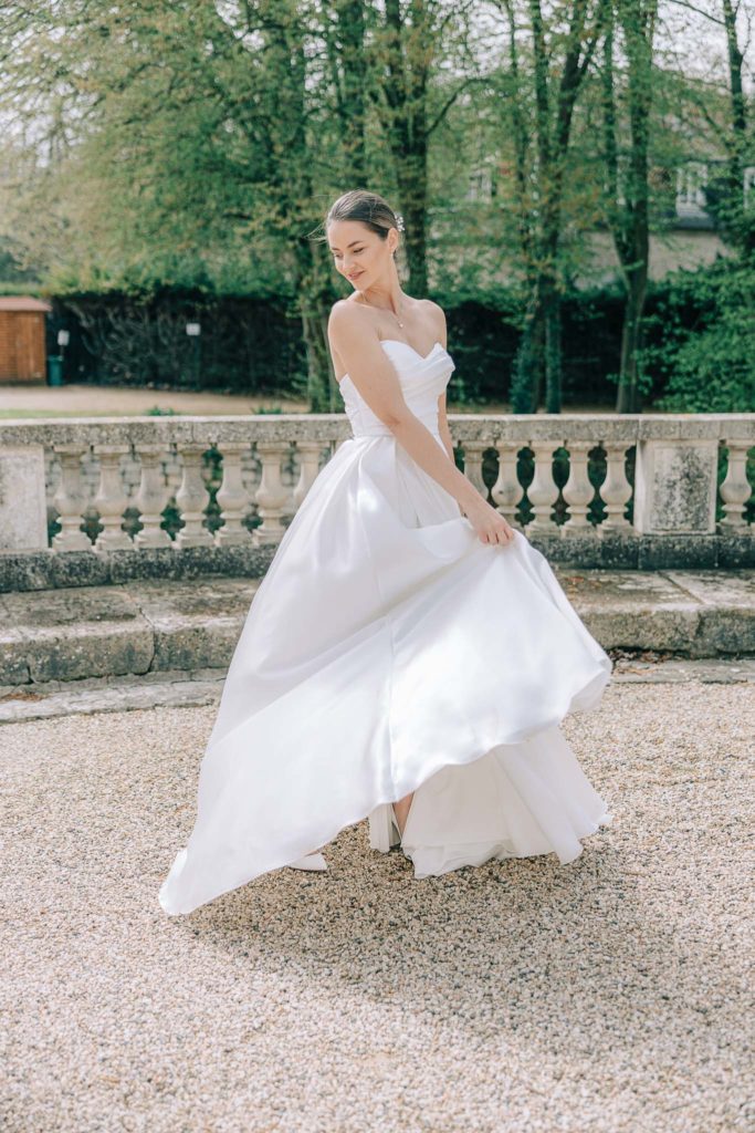 Invités cocktail Château d'Ermenonville mariage intime élégant — Pierre Atelier photographe mariage