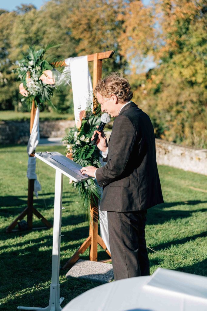 Émotion cérémonie laïque Château Lésigny Seine-et-Marne — Pierre Atelier photographe mariage