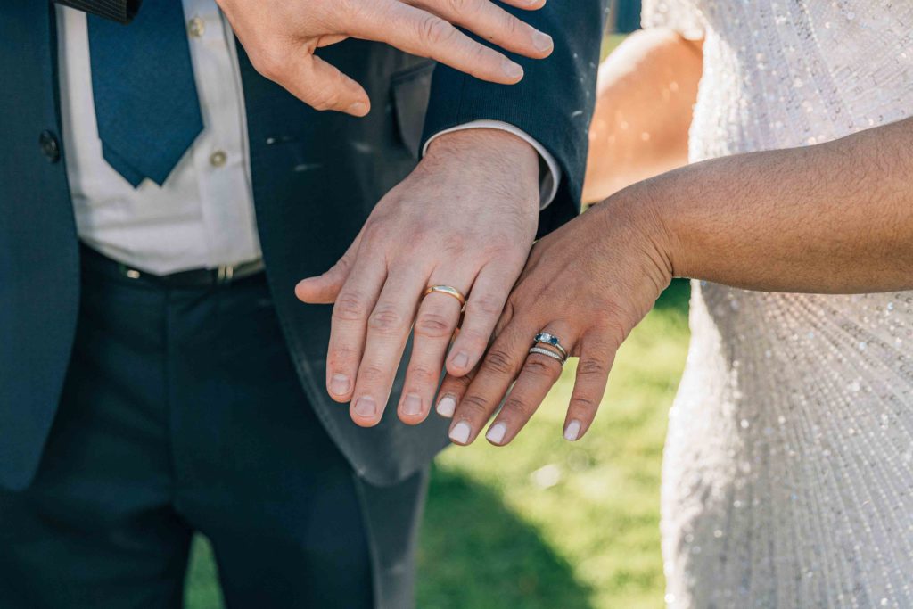 Sortie cérémonie laïque Château Lésigny façade XVIème — Pierre Atelier photographe mariage