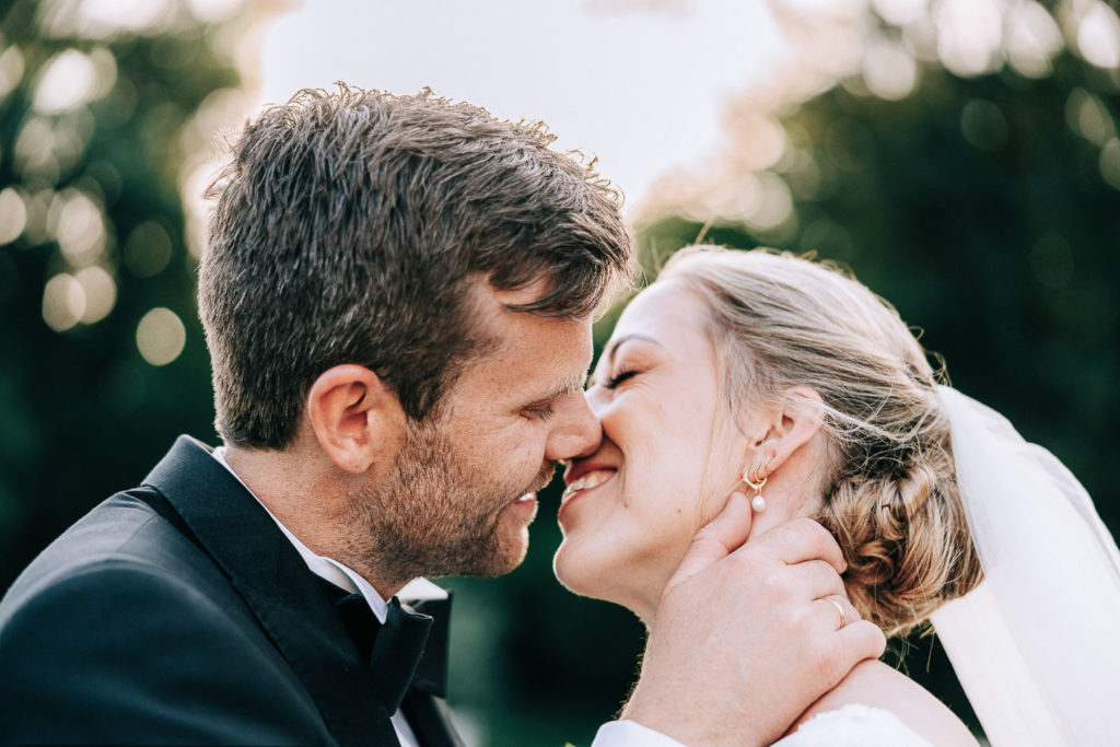 Séance couple jardin Château Pontarmé Oise — Pierre Atelier photographe mariage Paris