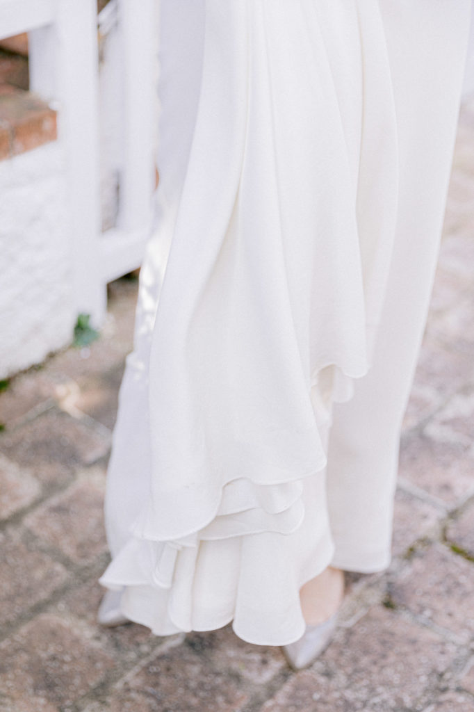 Détail robe mariée Domaine des Évis Orne mariage intime — Pierre Atelier photographe