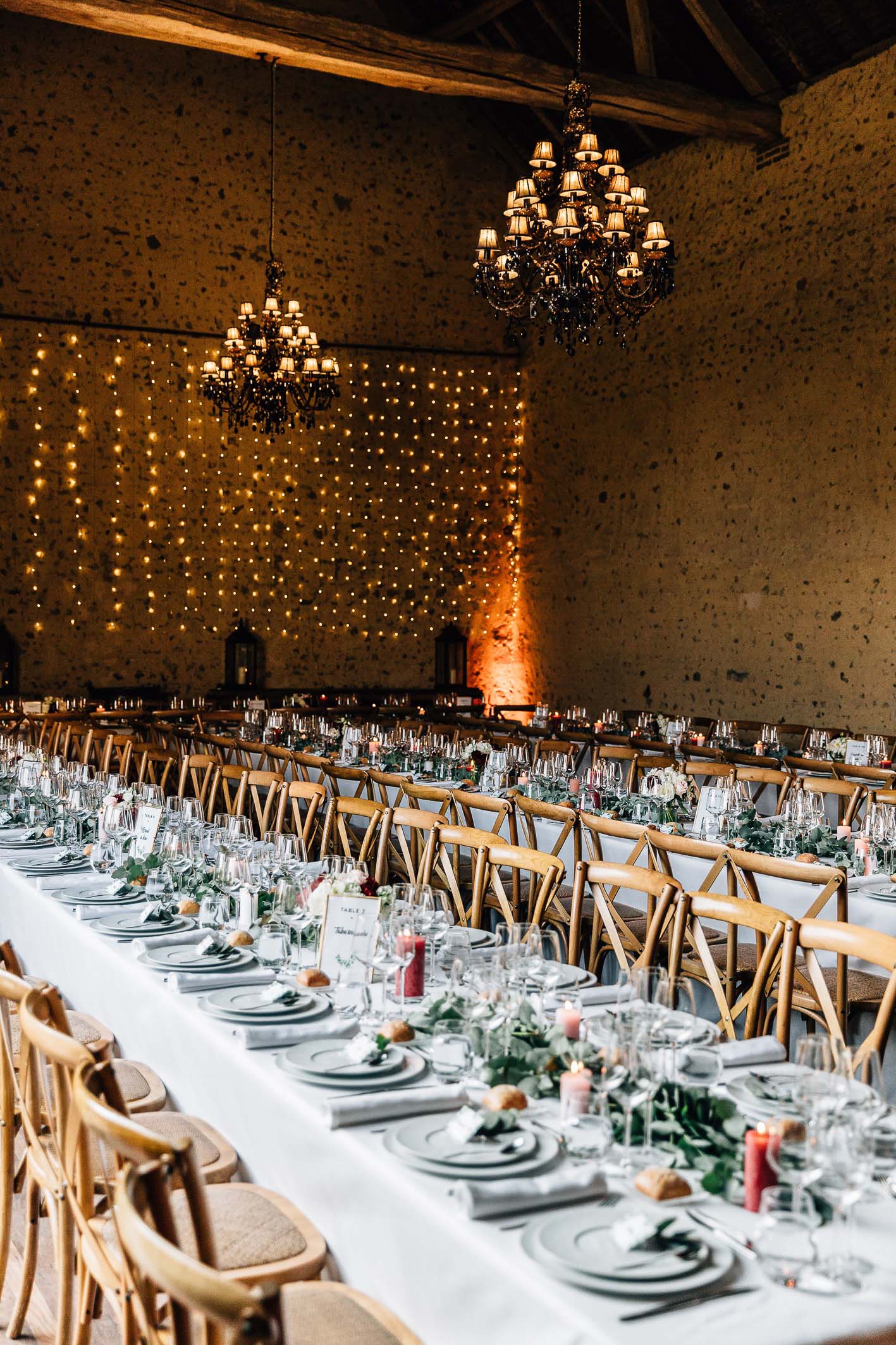 Décoration table mariage Domaine des Évis grande salle — Pierre Atelier photographe mariage