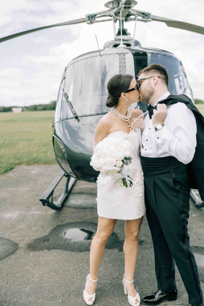 Arrivée hélicoptère mariage parc Château Bouret Seine-Port — Pierre Atelier photographe mariage