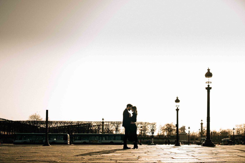 Séance couple Paris balade spontanée love story — Pierre Atelier photographe