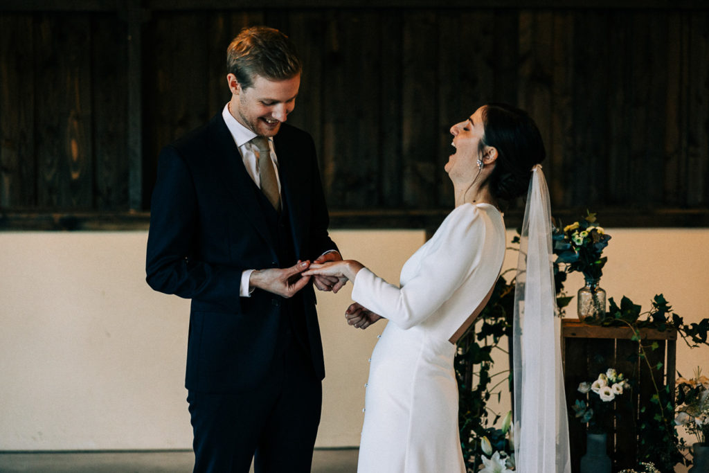 Préparatifs mariée Manoir de Corny automne Normandie — Pierre Atelier photographe mariage