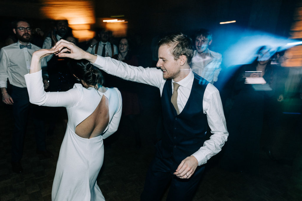 Première danse mariage automne Manoir Corny cheminée — Pierre Atelier photographe mariage Paris