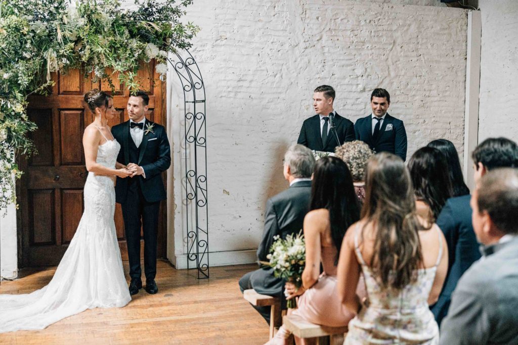 Cérémonie laïque intérieur étage Domaine de Quincampoix automne — Pierre Atelier photographe mariage
