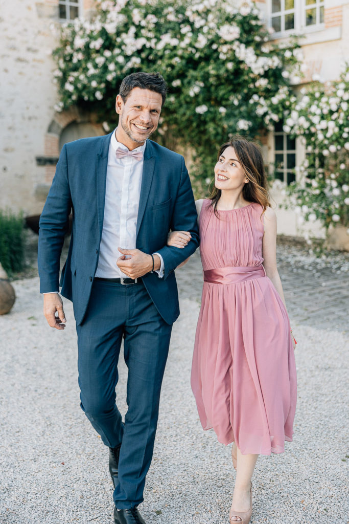 Cocktail mariage jardin douves Domaine de Quincampoix — Pierre Atelier photographe mariage