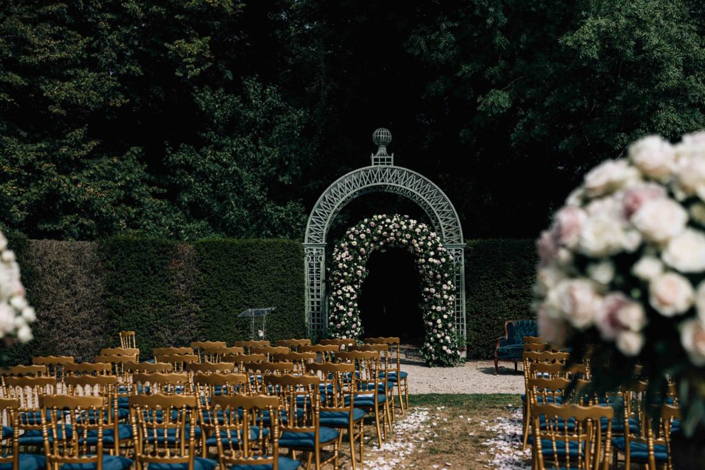 Mariés cérémonie laïque jardins Château de Chantilly — Pierre Atelier photographe mariage Paris