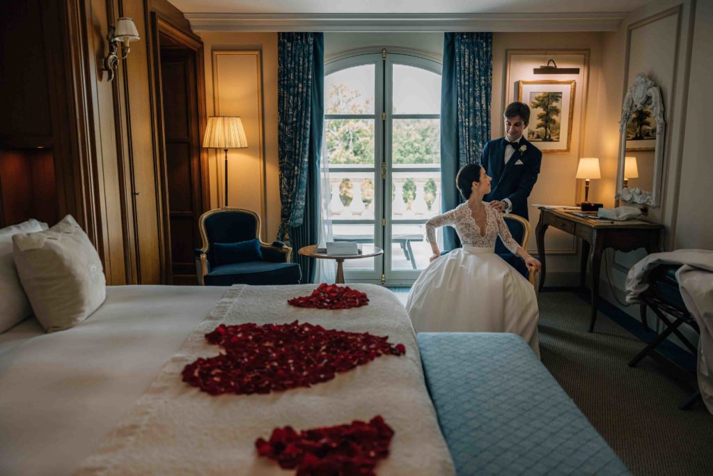 Champagne cocktail jardins Château de Chantilly — Pierre Atelier photographe mariage
