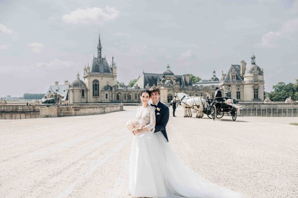 Portrait couple mariage Château de Chantilly jardins — Pierre Atelier photographe mariage