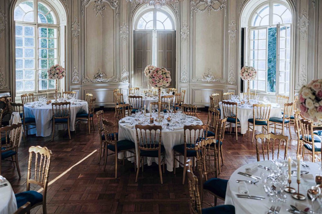 Détail robe dos Château de Chantilly mariage — Pierre Atelier photographe