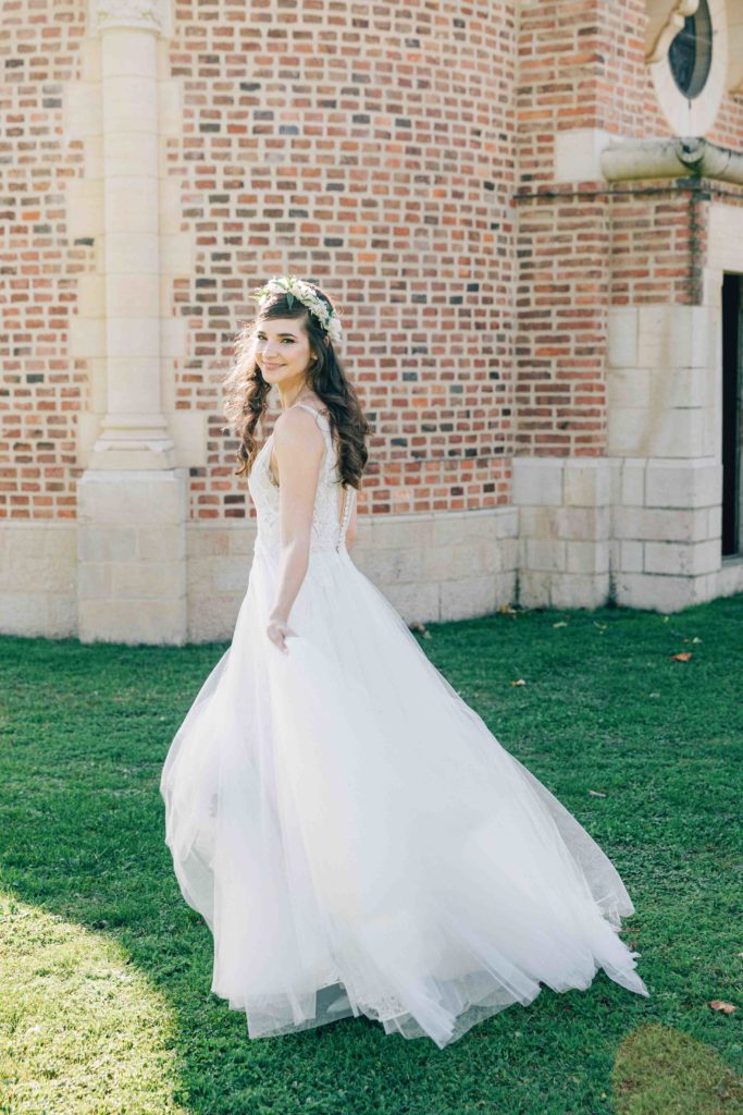Premier baiser chapelle Château de Varennes Bourgogne — Pierre Atelier photographe mariage
