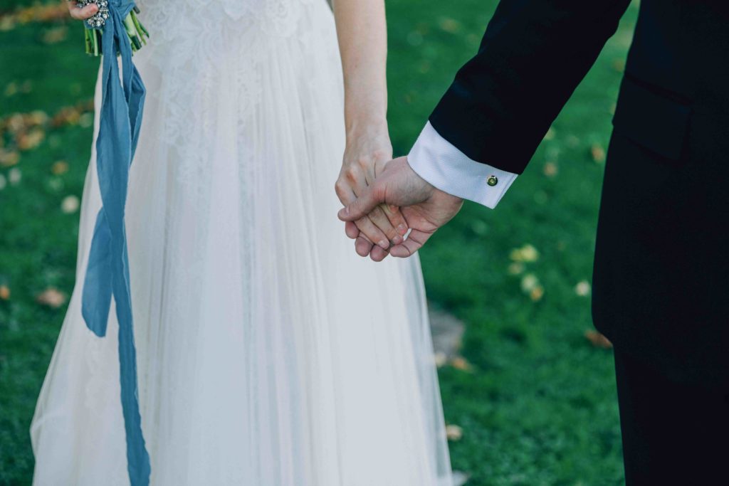 Couple mariage lumière Bourgogne Château de Varennes — Pierre Atelier photographe