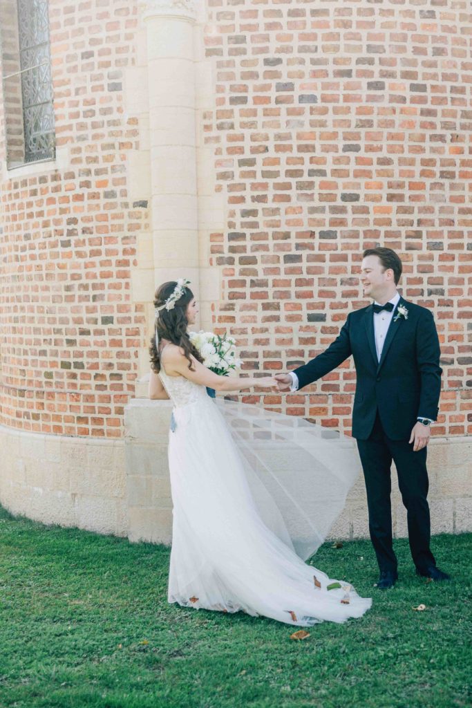 Préparatifs marié Château de Varennes Bourgogne — Pierre Atelier photographe mariage Paris