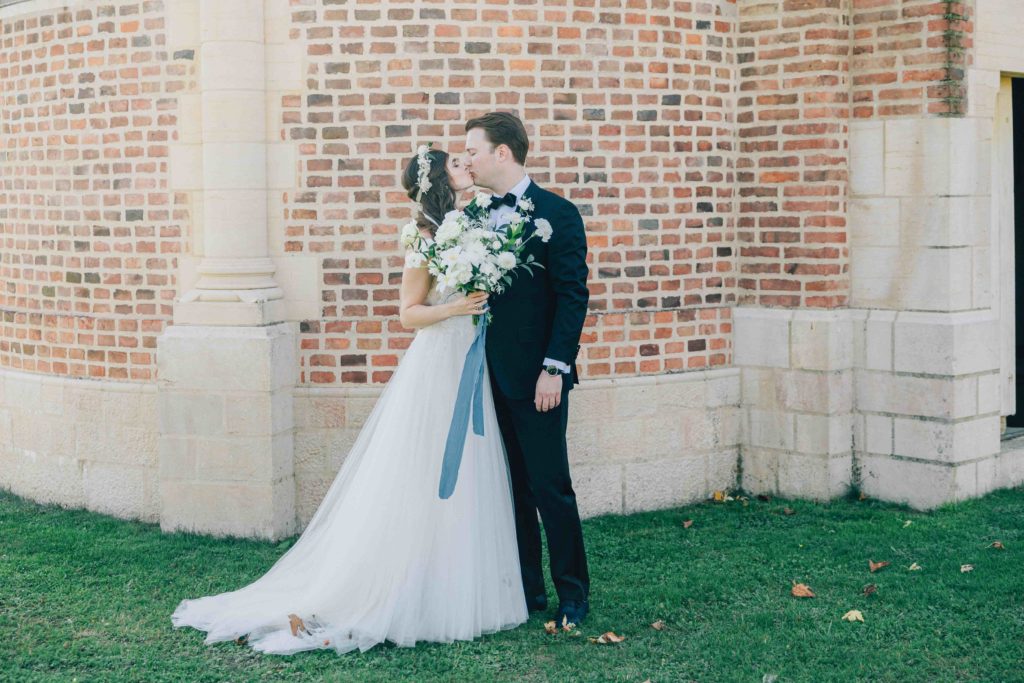 Maquillage mariée Château Varennes mariage franco-américain — Pierre Atelier photographe