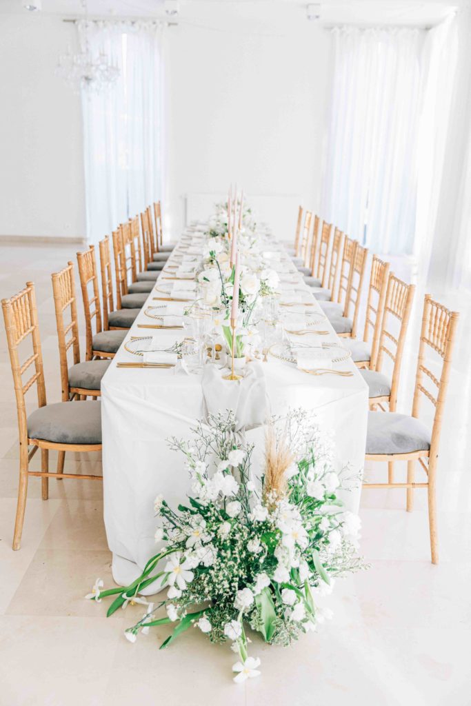 Vue ensemble tables Orangerie Château de Varennes Bourgogne — Pierre Atelier photographe mariage