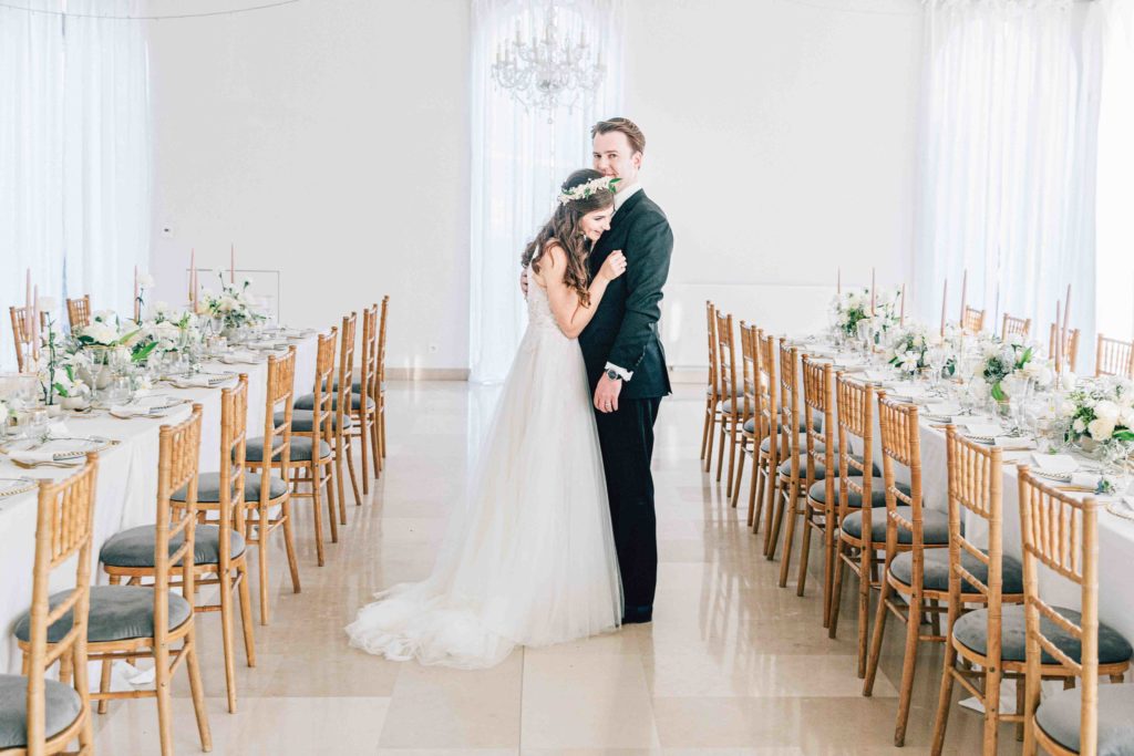 Fleurs locales table mariage Château Varennes Saône-et-Loire — Pierre Atelier photographe mariage