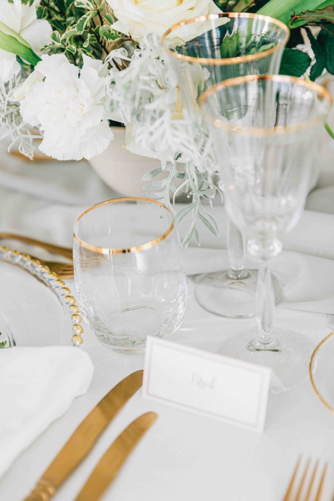 Bougeoir doré table mariage Château de Varennes Bourgogne — Pierre Atelier photographe mariage Paris