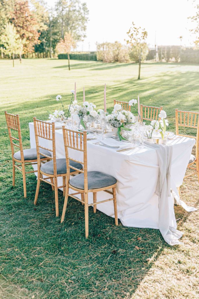 Table complète dressée Orangerie Château de Varennes destination — Pierre Atelier photographe