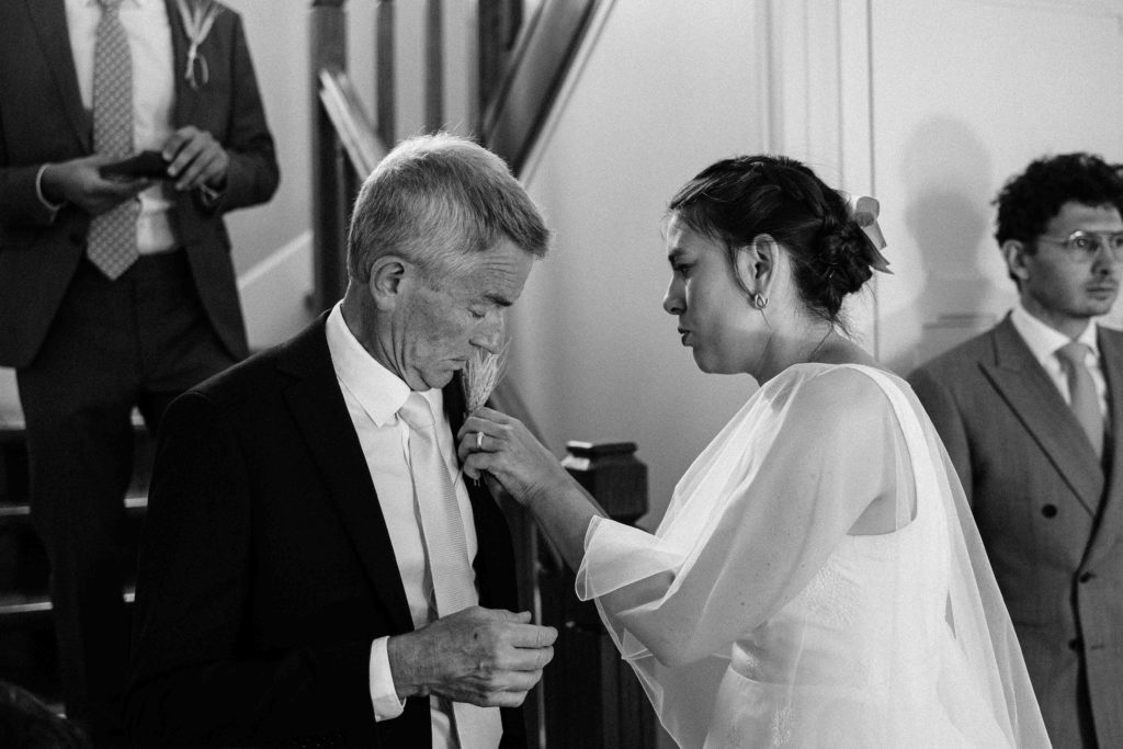 Préparatifs marié mariage Saint-Germain-en-Laye 78 — Pierre Atelier photographe mariage Paris