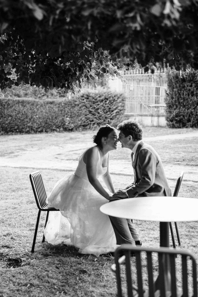 Couple mariage lumière rasante forêt Maison du Val — Pierre Atelier photographe