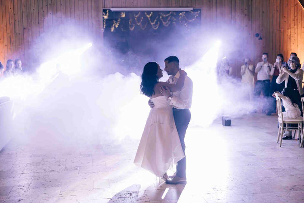 Première danse mariés Ferme de la Grande Vente Seine-et-Marne — Pierre Atelier photographe mariage